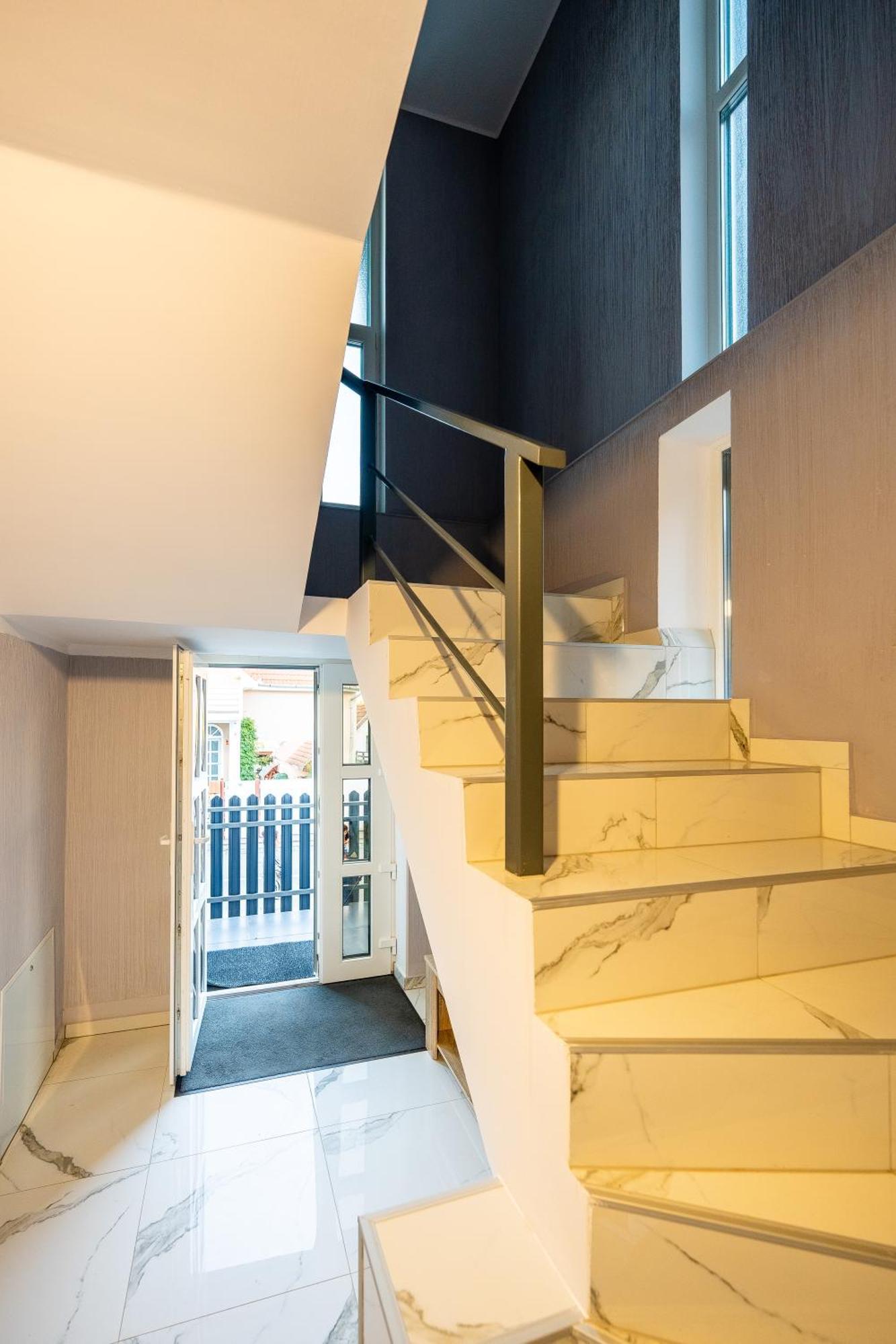 Hotel Yvett House à Sfântu-Gheorghe Extérieur photo